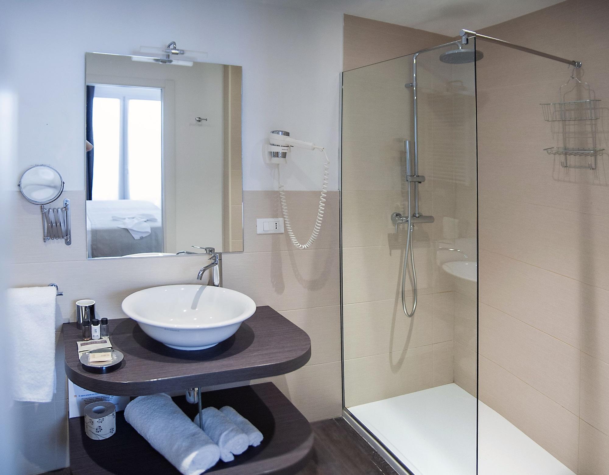 Hotel Studio Inn Centrale & Milano Urban Padel Dış mekan fotoğraf