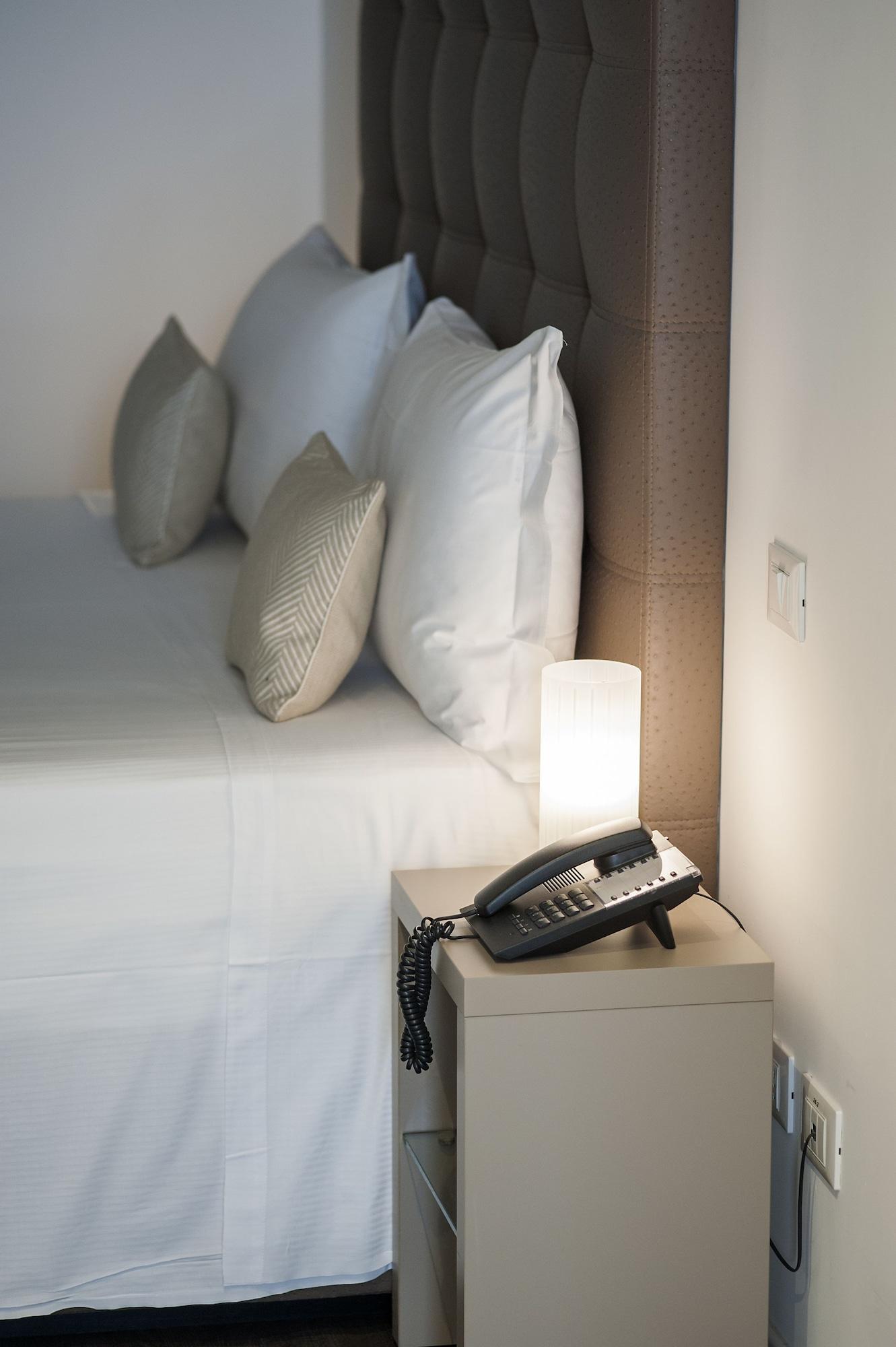 Hotel Studio Inn Centrale & Milano Urban Padel Dış mekan fotoğraf